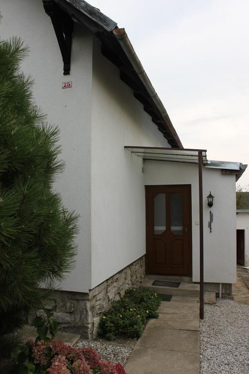 Domek U Lesa Bítov Rum bild